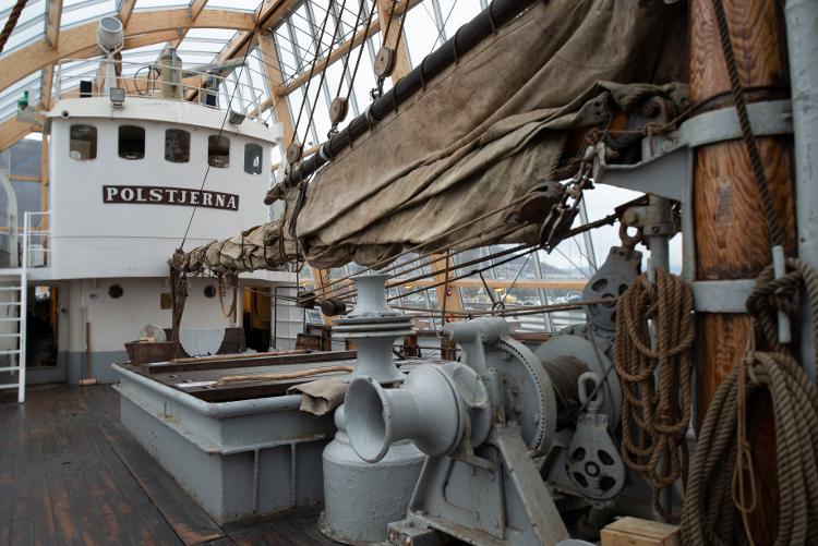 Båten MS Polstjerna sett fra dekk